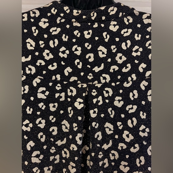 BLACK AND GOLD LEOPARD SHIMMER WEEKENDER TOP SIZE SMALL NEW! - Picture 10 of 14
